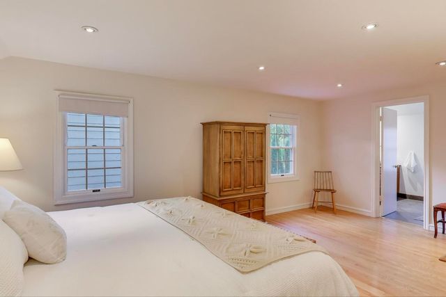 4665 W Peterson Avenue, Chicago, IL 60646