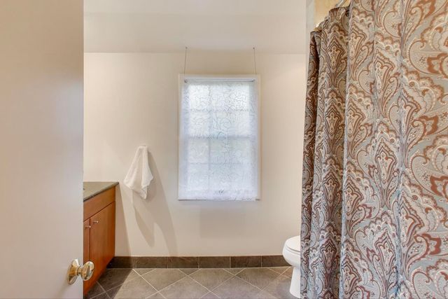 4665 W Peterson Avenue, Chicago, IL 60646