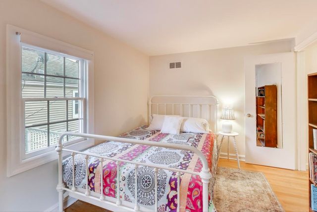 4665 W Peterson Avenue, Chicago, IL 60646