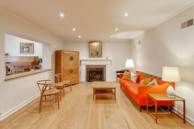 4665 W Peterson Avenue, Chicago, IL 60646