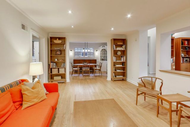 4665 W Peterson Avenue, Chicago, IL 60646