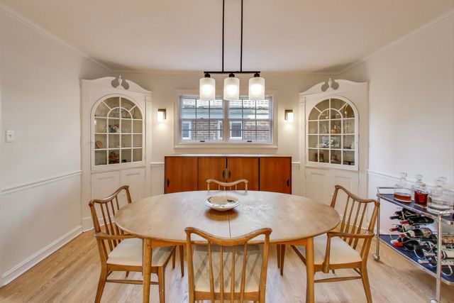 4665 W Peterson Avenue, Chicago, IL 60646