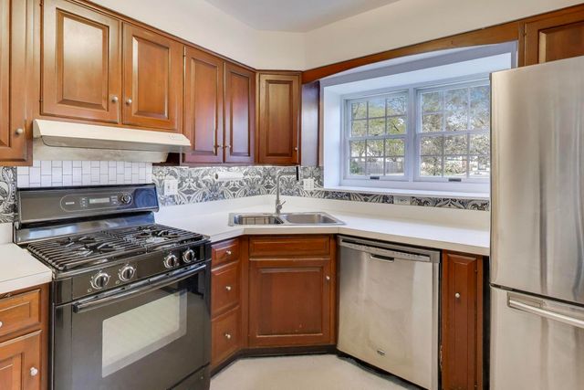 4665 W Peterson Avenue, Chicago, IL 60646