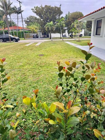 3400 SW 17th St 3402, Miami, FL 33145