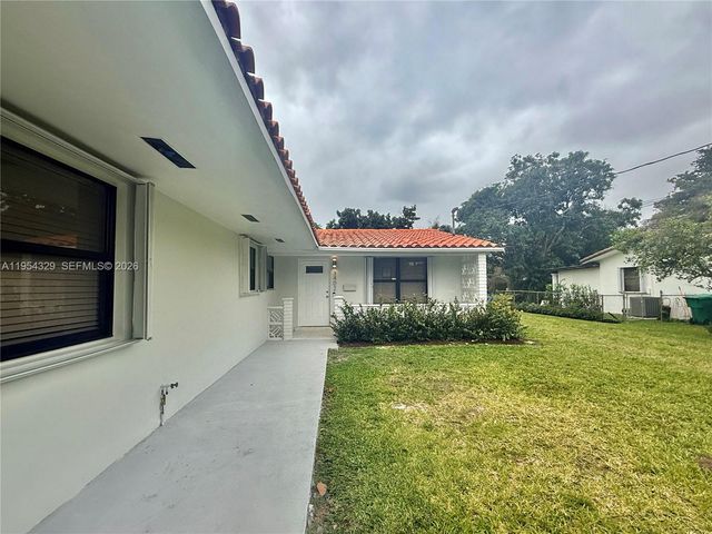3400 SW 17th St 3402, Miami, FL 33145