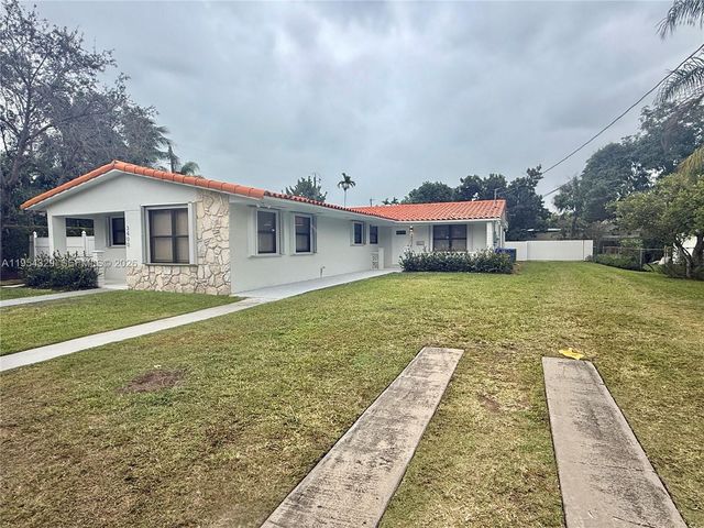 3400 SW 17th St 3402, Miami, FL 33145