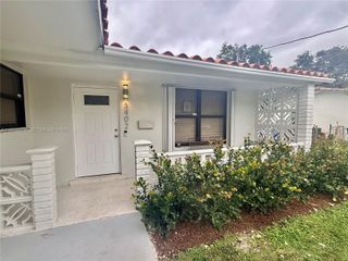 3400 SW 17th St 3402, Miami, FL 33145