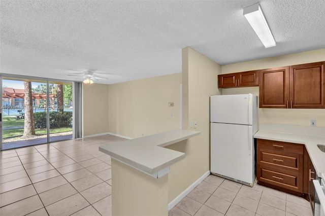 10765 Cleary Boulevard 104, Plantation, FL 33324