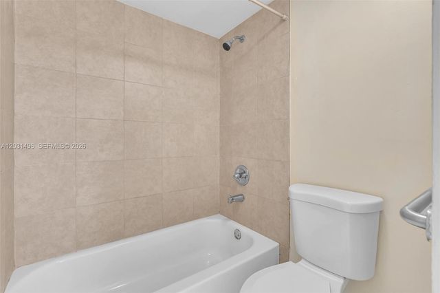 10765 Cleary Boulevard 104, Plantation, FL 33324