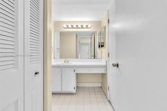 10765 Cleary Boulevard 104, Plantation, FL 33324