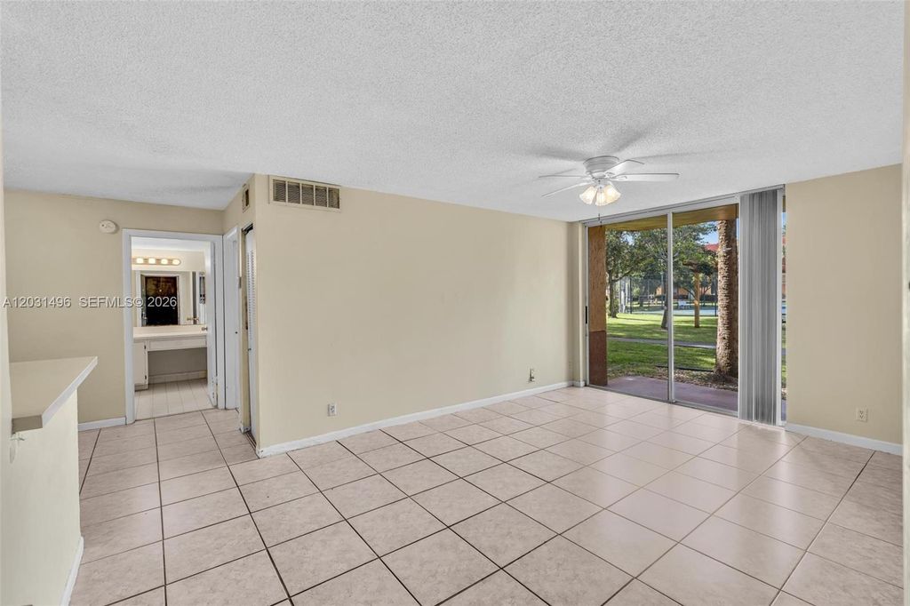 10765 Cleary Boulevard 104, Plantation, FL 33324