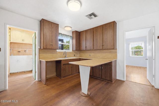 20645 Runnymede Street, Winnetka, CA 91306