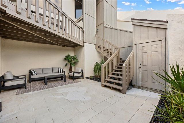 1605 Us-1 1f, Jupiter, FL 33477