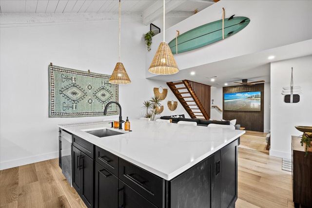 1605 Us-1 1f, Jupiter, FL 33477