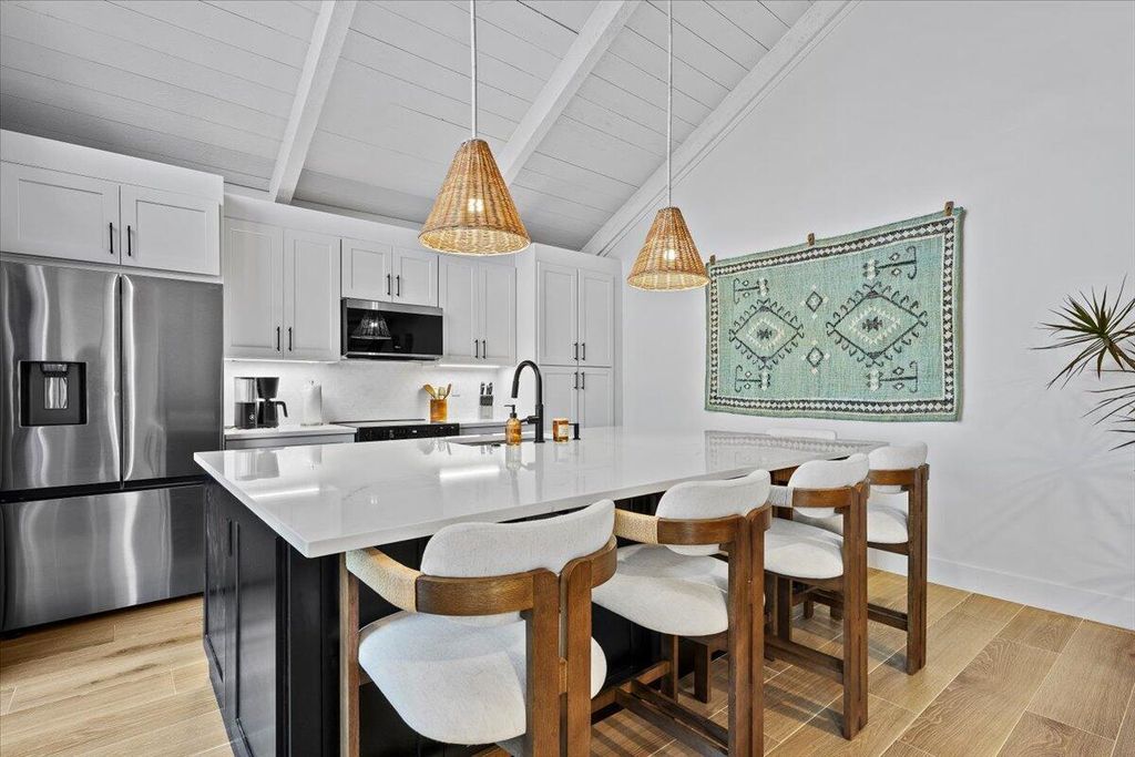 1605 Us-1 1f, Jupiter, FL 33477