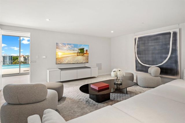 5 Grove Isle Dr PHS01, Coconut Grove, FL 33131