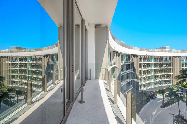 5 Grove Isle Dr PHS01, Coconut Grove, FL 33131