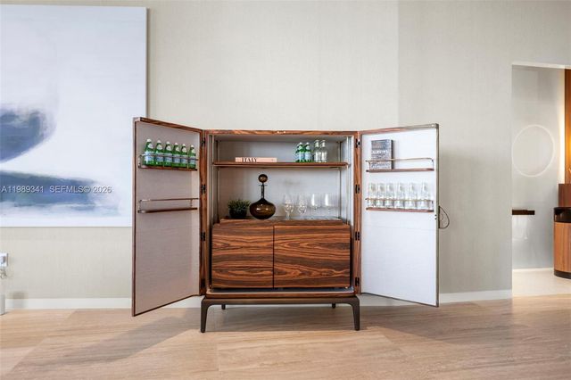 5 Grove Isle Dr PHS01, Coconut Grove, FL 33131