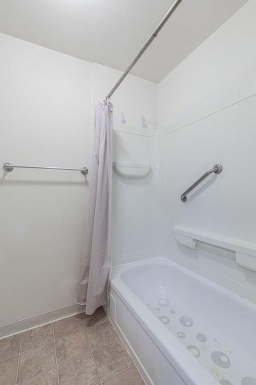 Image 12 of property listing at 6646 N 3rd Street, Fresno, CA 93710