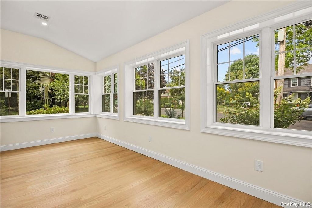 78 Ontario Road, Floral Park, NY 11001 — photo 5