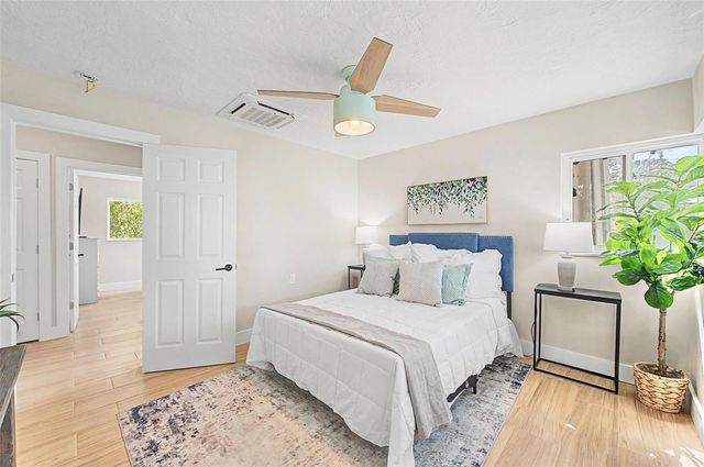 9472 TREASURE LANE NE, St Petersburg, FL 33702