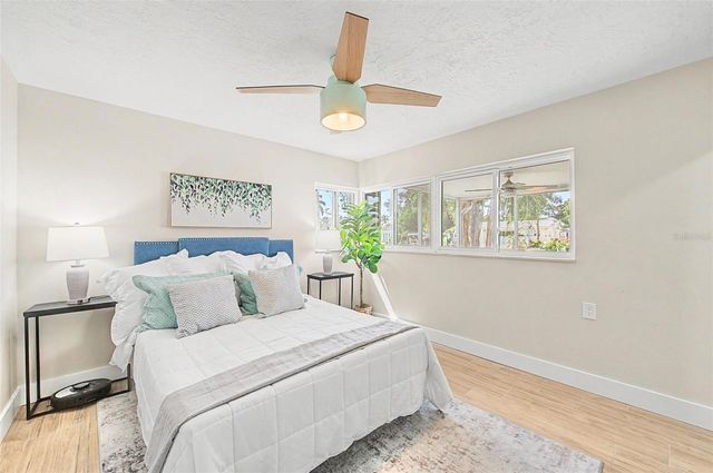 9472 TREASURE LANE NE, St Petersburg, FL 33702