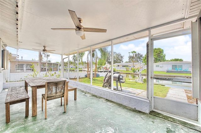 9472 TREASURE LANE NE, St Petersburg, FL 33702