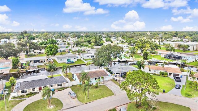 9472 TREASURE LANE NE, St Petersburg, FL 33702