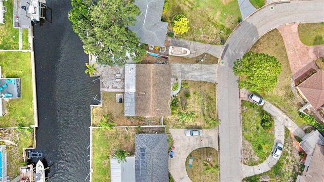 9472 TREASURE LANE NE, St Petersburg, FL 33702