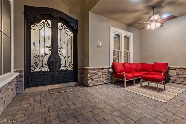 9125 Hickam Avenue, Las Vegas, NV 89129