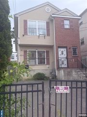 464-466 16th Street, Newark, NJ 07103