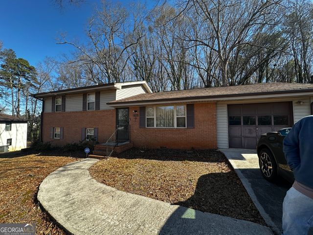 6182 Graceland Circle, Morrow, GA 30260