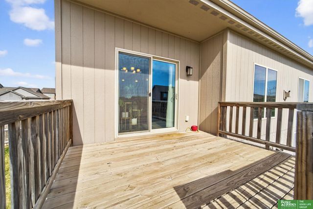 18807 Cottonwood Street, Omaha, NE 68136