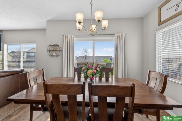 18807 Cottonwood Street, Omaha, NE 68136