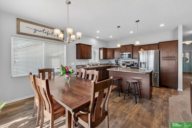 18807 Cottonwood Street, Omaha, NE 68136