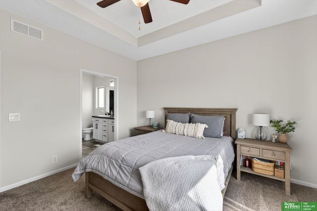 18807 Cottonwood Street, Omaha, NE 68136