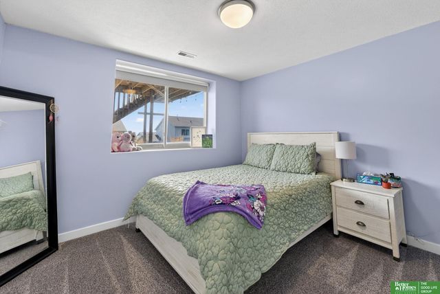 18807 Cottonwood Street, Omaha, NE 68136