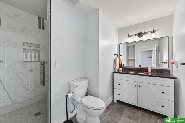 18807 Cottonwood Street, Omaha, NE 68136