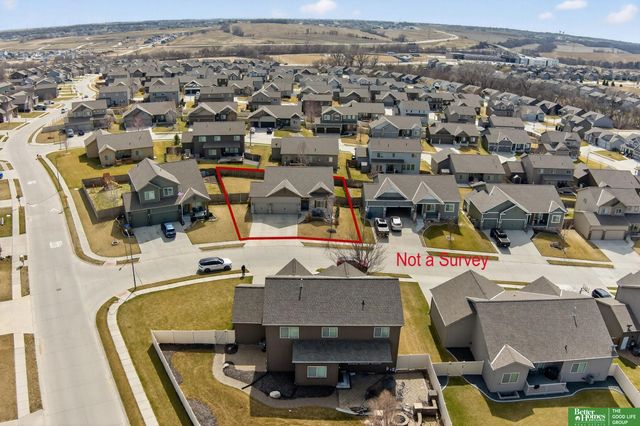 18807 Cottonwood Street, Omaha, NE 68136