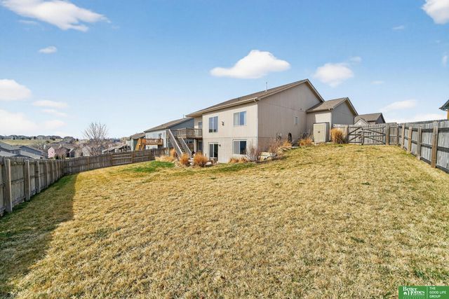 18807 Cottonwood Street, Omaha, NE 68136