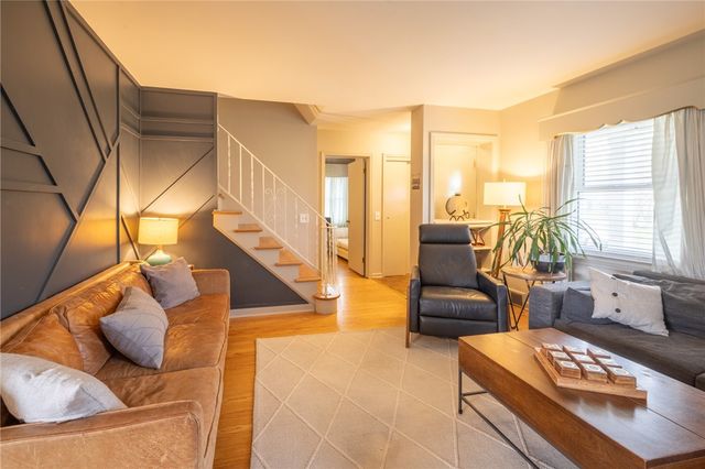 75 Pickwick Drive, Pittsford, NY 14618