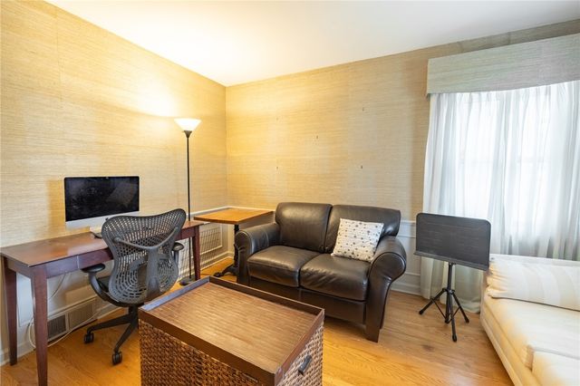 75 Pickwick Drive, Pittsford, NY 14618