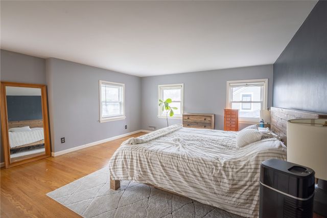 75 Pickwick Drive, Pittsford, NY 14618