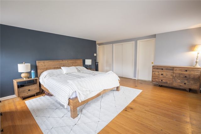 75 Pickwick Drive, Pittsford, NY 14618