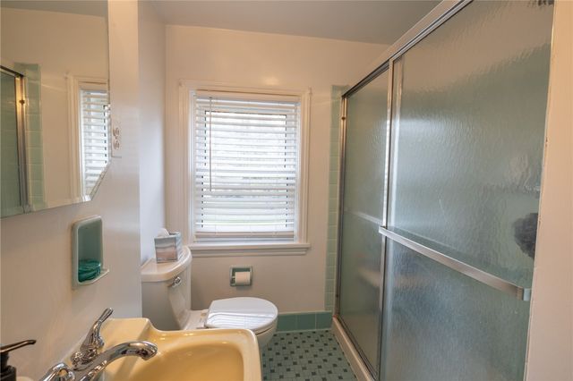 75 Pickwick Drive, Pittsford, NY 14618