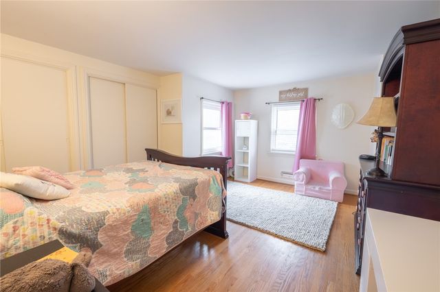 75 Pickwick Drive, Pittsford, NY 14618