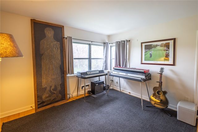 75 Pickwick Drive, Pittsford, NY 14618