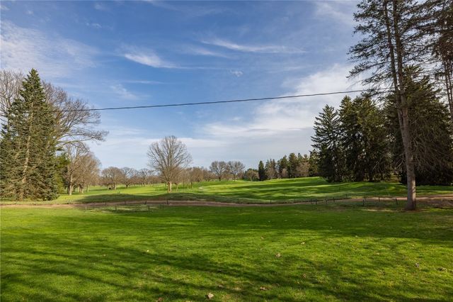 75 Pickwick Drive, Pittsford, NY 14618