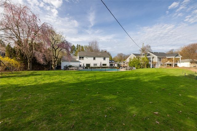 75 Pickwick Drive, Pittsford, NY 14618