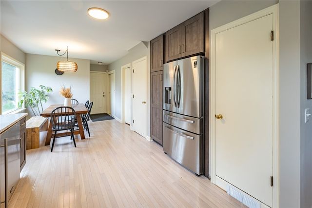 75 Pickwick Drive, Pittsford, NY 14618